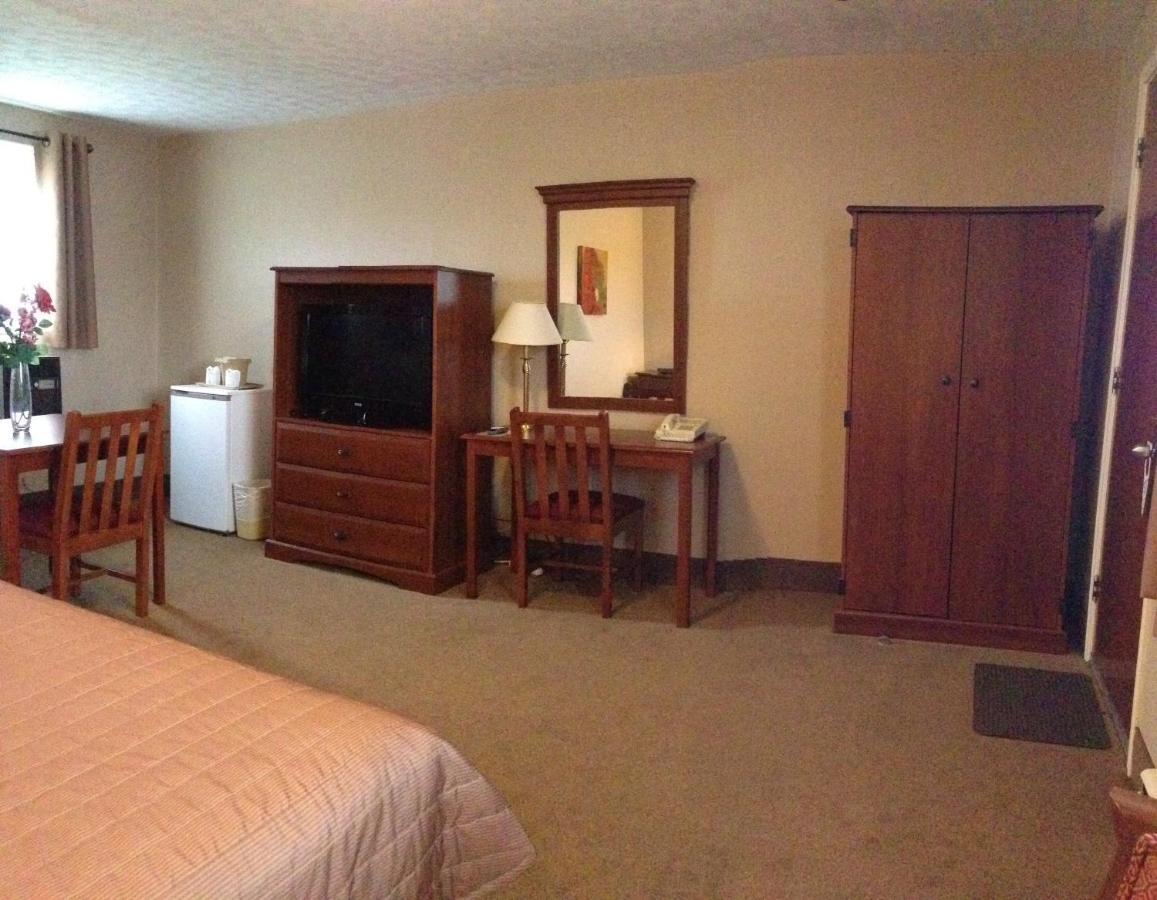 Majers Motel Stratford Room photo